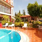 Carna Garden 3* Side