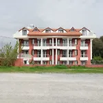 Готель Carna Garden