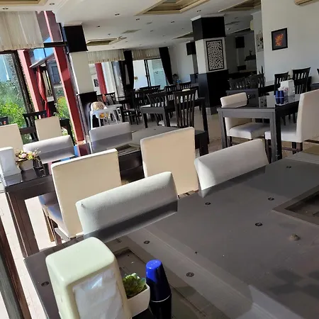 Carna Garden 호텔 3*