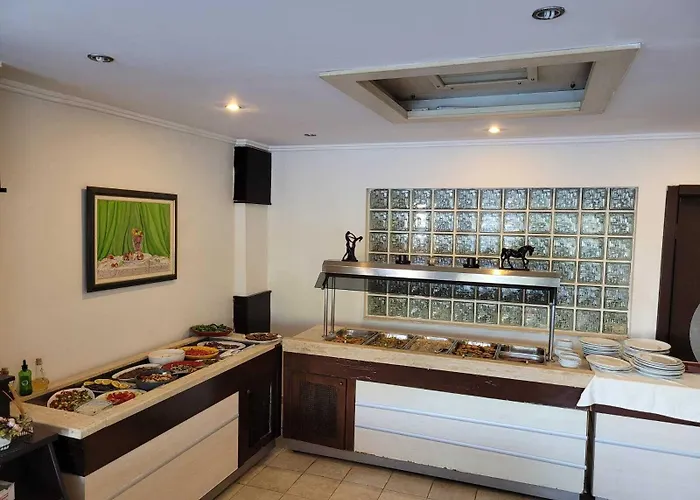 Hotel Carna Garden Side