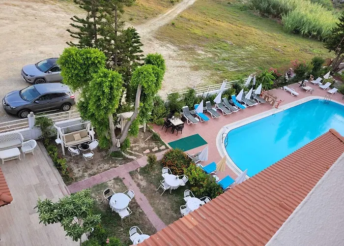 Hotel Carna Garden 3*