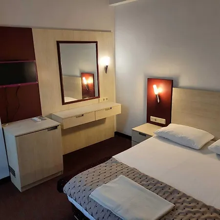 Carna Garden 3*