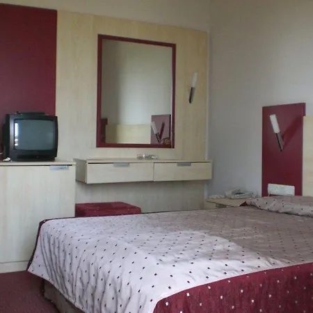 Hotel Carna Garden Side