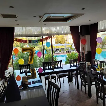 Carna Garden 3*